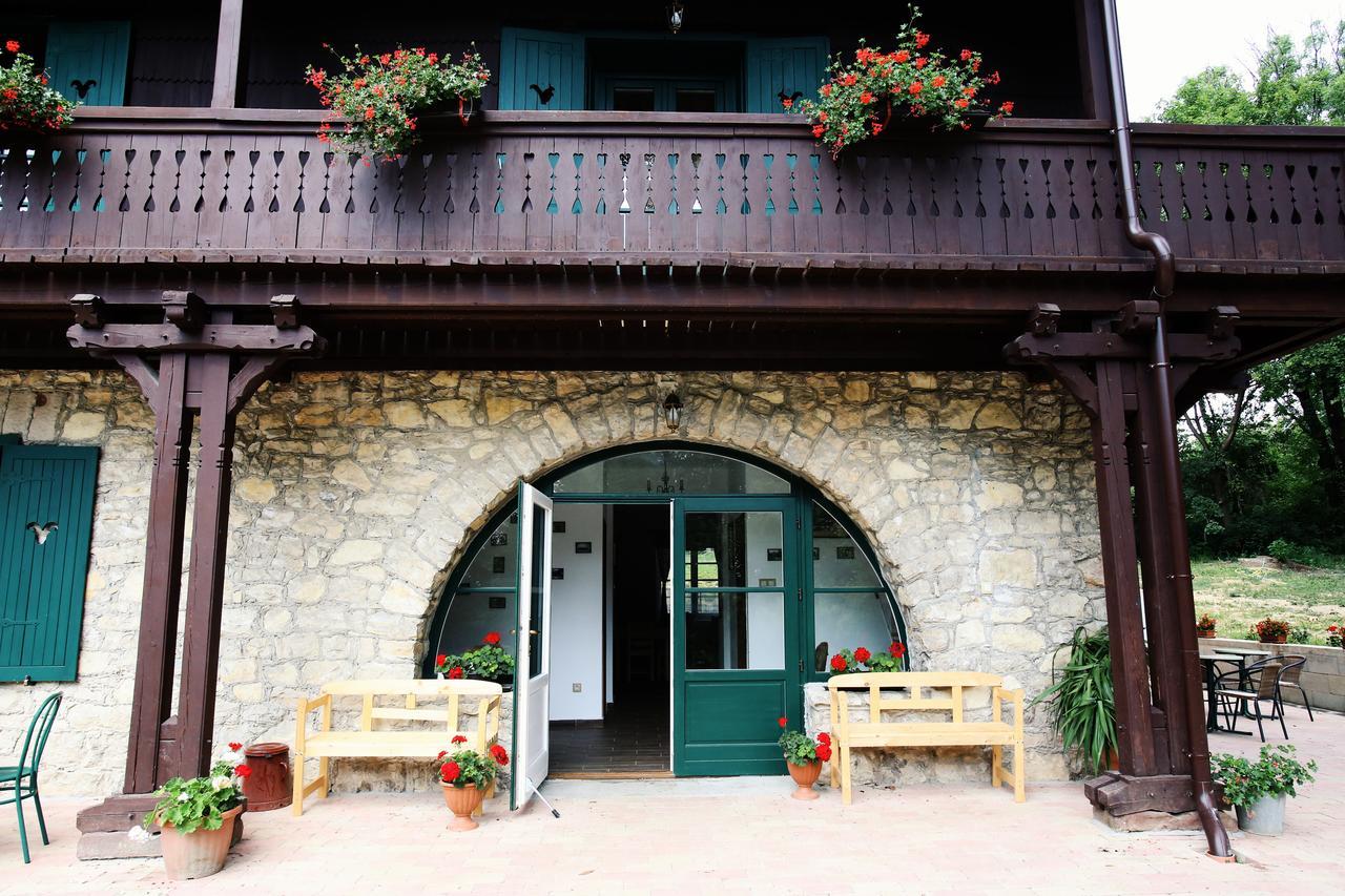 Bed and Breakfast Hubertus Fogado Csesznek Exteriér fotografie